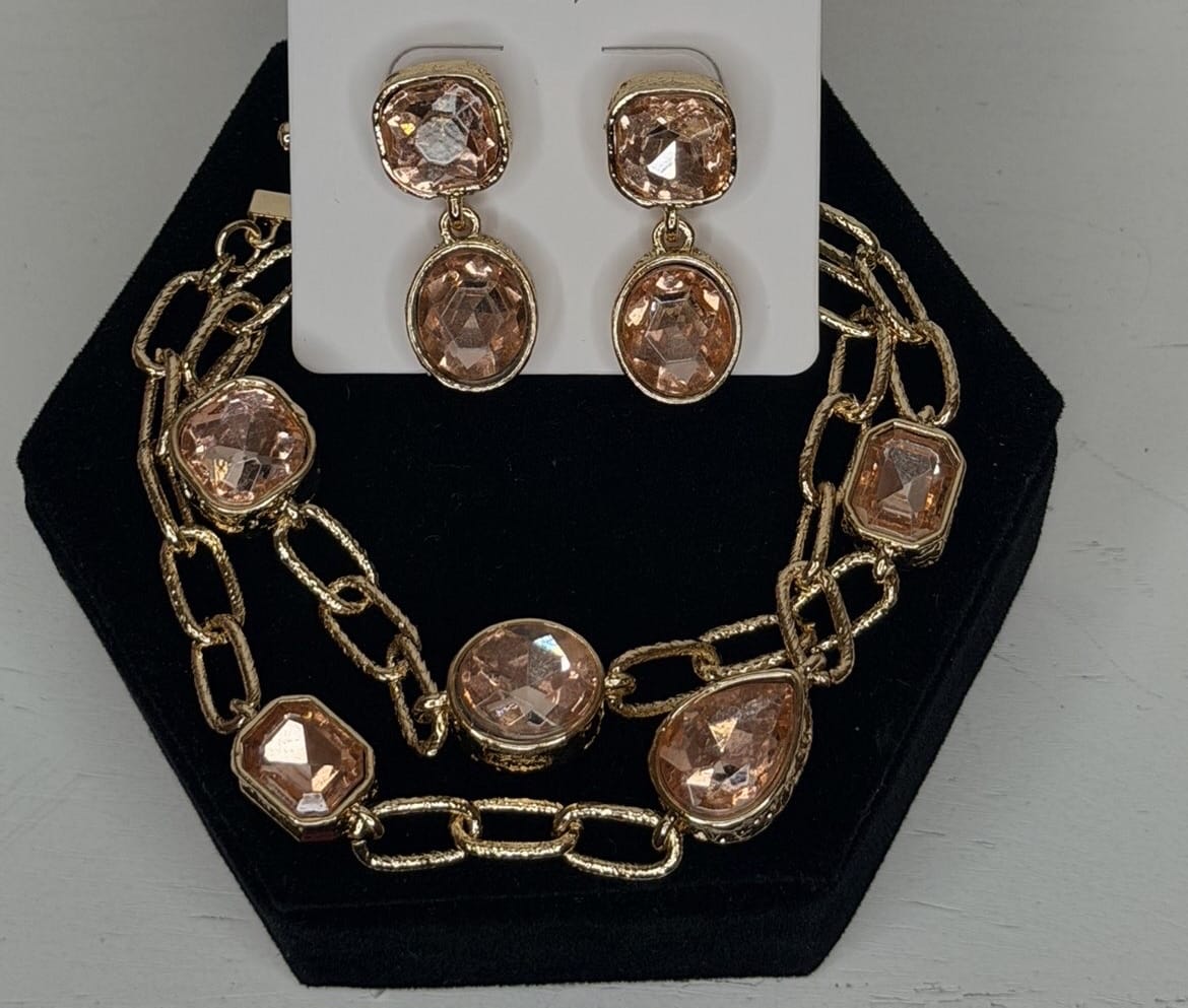 Wild Horse Boutique Gold Chain Bracelet with Pink Diamonds