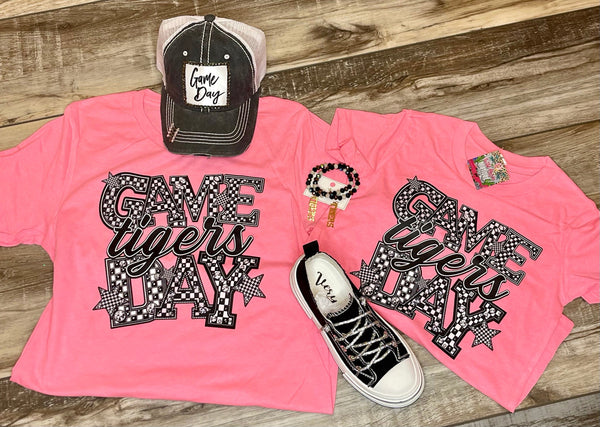 Wild Horse Boutique Graphic tshirt Adult Pink Tiger Shirt