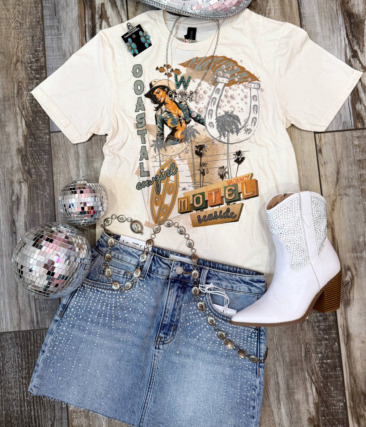 Wild Horse Boutique Graphic tshirt Coastal Motel Tee