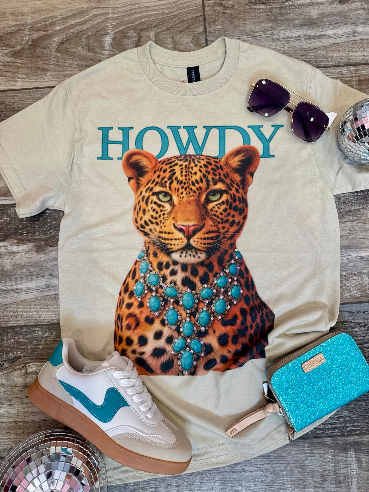 Wild Horse Boutique Graphic tshirt Howdy Tee