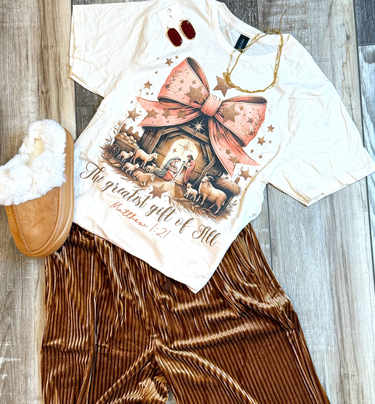 Wild Horse Boutique Graphic tshirt Nativity Scene Christmas Tee